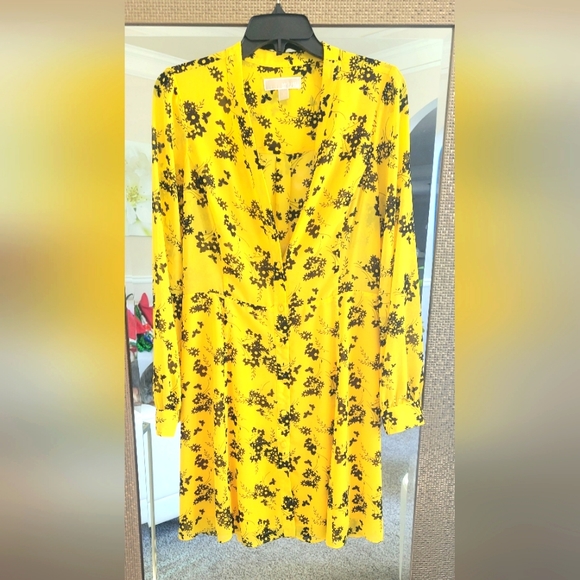 Michael Kors Dresses & Skirts - Michael Kors floral dress
